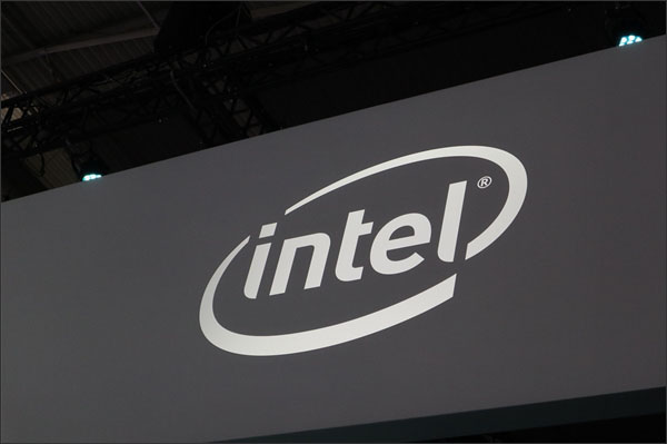Intel核显一功能突然爆发：秒杀AMD 16核心